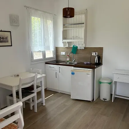 Garden Apartment *